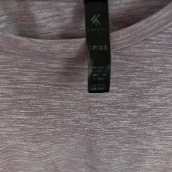 Purple athletic shirt size xs - Picture 2 of 2